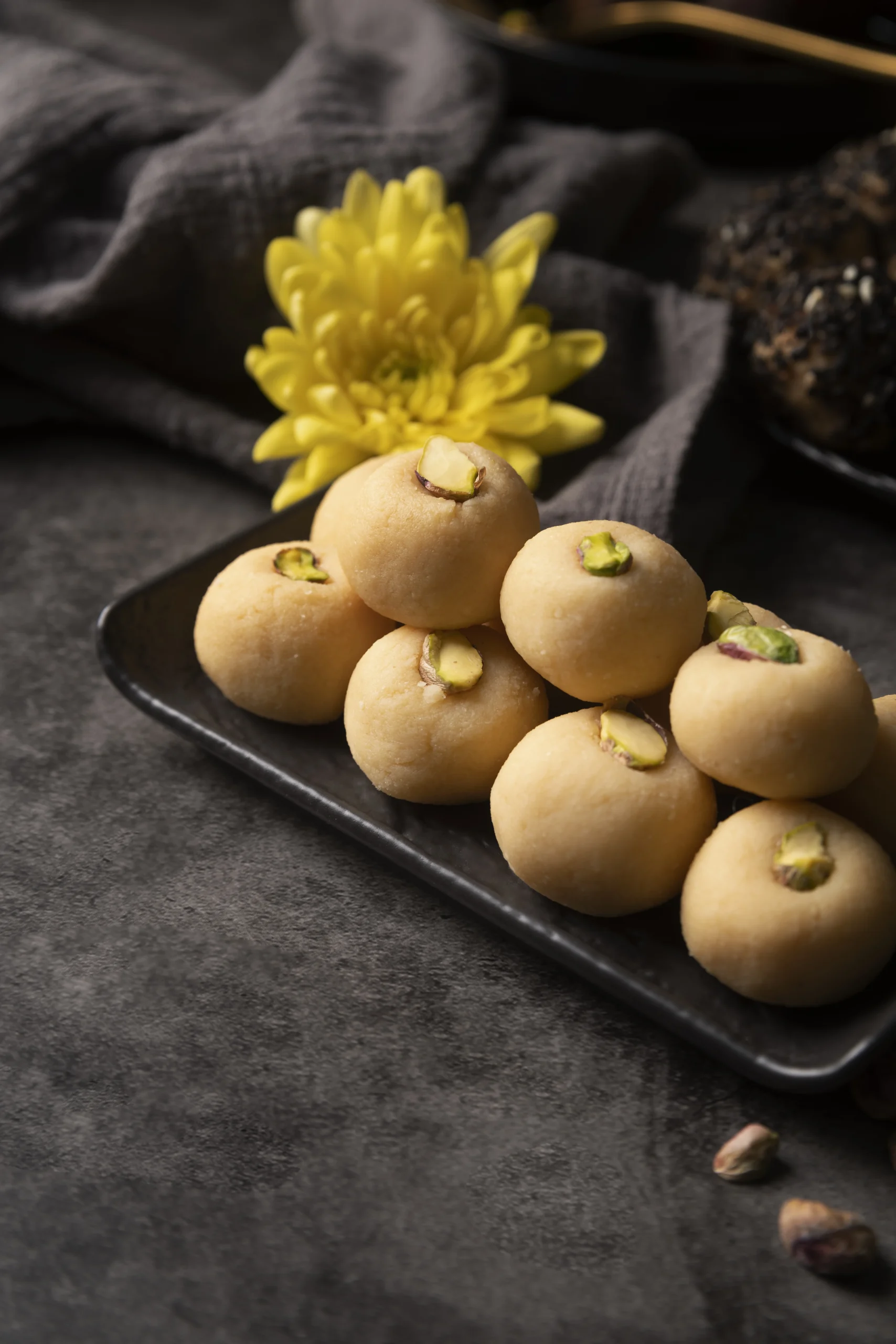 Besan Ladoo Recipe